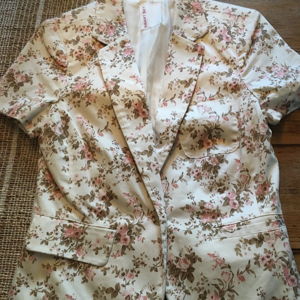 Pant Suits - Picture 8 of 8